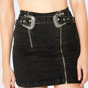 NWT Signature8 Casey Black Jean Skirt with Zipper and Buckle Accents ~size Small